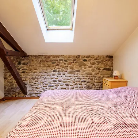 Дом отдыха La Petite Maison - Avec Piscine Partagee